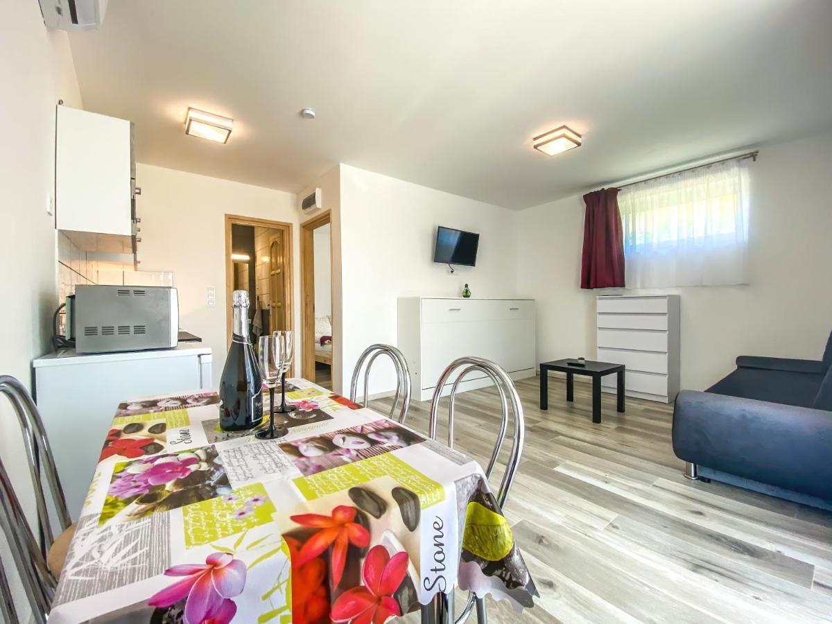 Feda Apartmanhaz Balatonboglár Exteriör bild